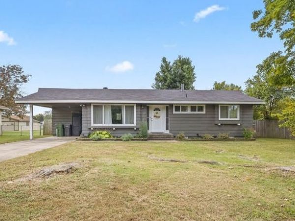 702 E Sumac Street , Rogers, AR 72756