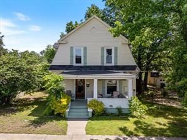 411 N Broadway Street , Siloam Springs, AR 72761
