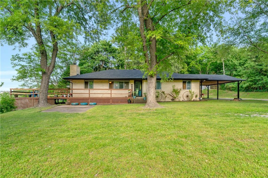 1902 S Pianalto Road, Springdale, AR 72762 Main Photo