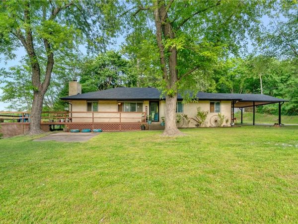 1902 S Pianalto Road , Springdale, AR 72762