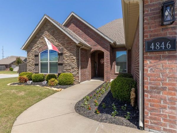 4846 W Wales Drive , Fayetteville, AR 72704