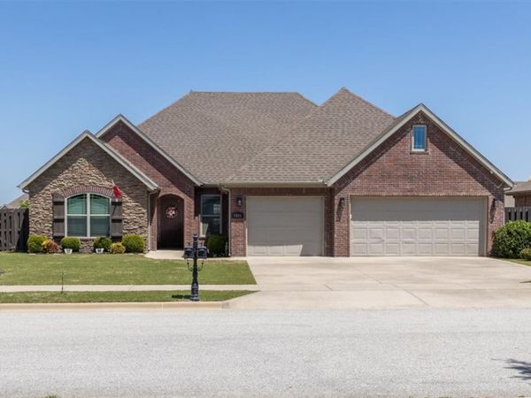 4846 W Wales Drive , Fayetteville, AR 72704