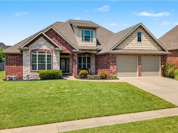 4715 N Rockledge Drive , Springdale, AR 72764