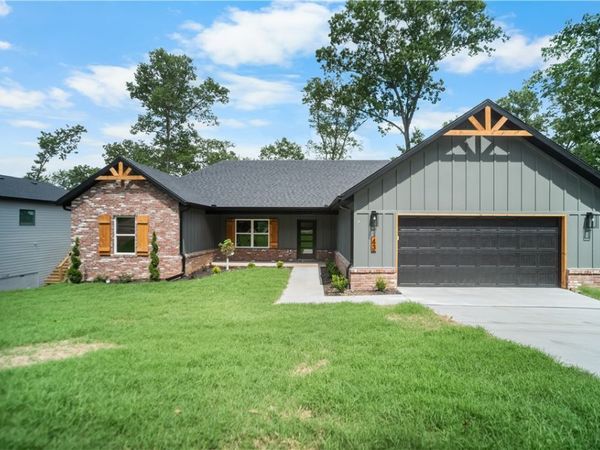 43 Hollow Way Drive, Bella Vista, AR 72715