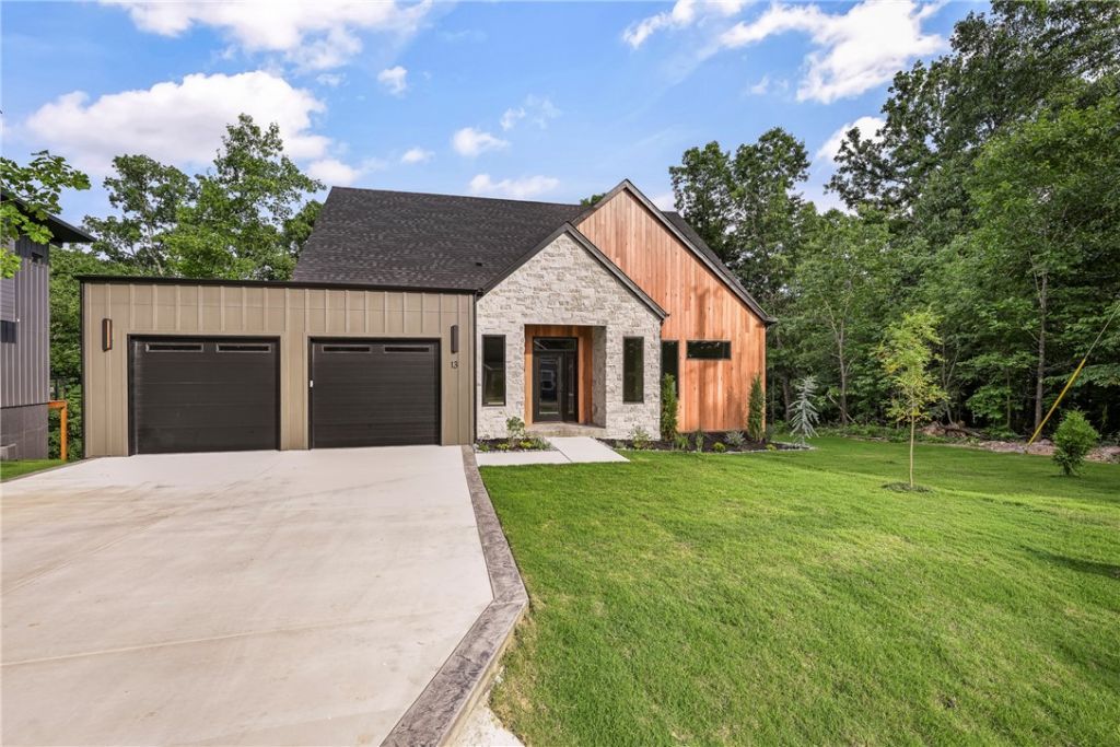 13 Hermitage Lane, Bella Vista, AR 72715 Main Photo