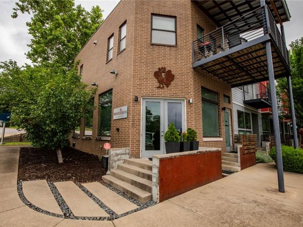 390 W 5th Street , Fayetteville, AR 72701