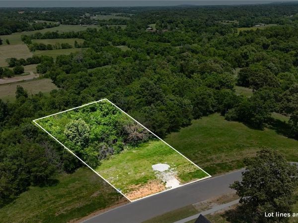 6194 W Primeark Horizon Drive , Fayetteville, AR 72704