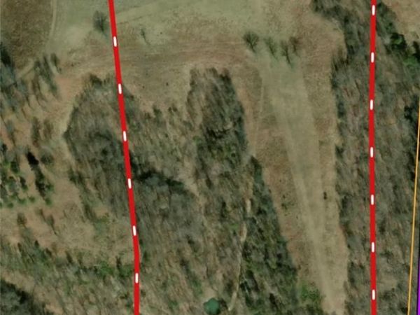 Madison County Rd 1425 , Eureka Springs, AR 72632