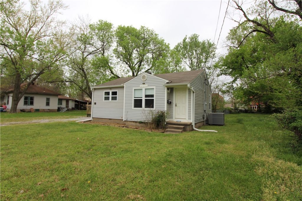 203 SE 7th Street, Bentonville, AR 72712 Main Photo