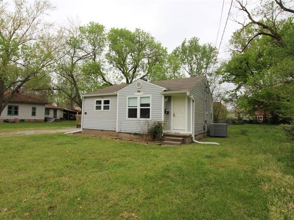 203 SE 7th Street, Bentonville, AR 72712