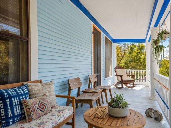 19 Pine Street , Eureka Springs, AR 72632