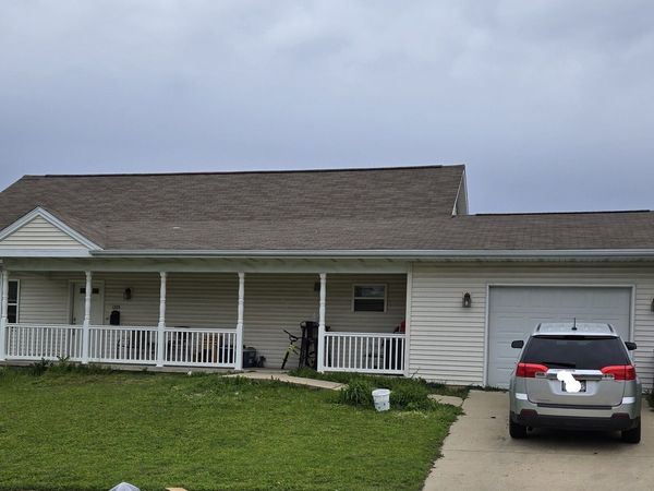 1205 W Grove Street , Bloomington, IL 61701