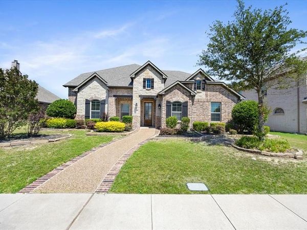 134 Pinewood Avenue, Red Oak, TX 75154