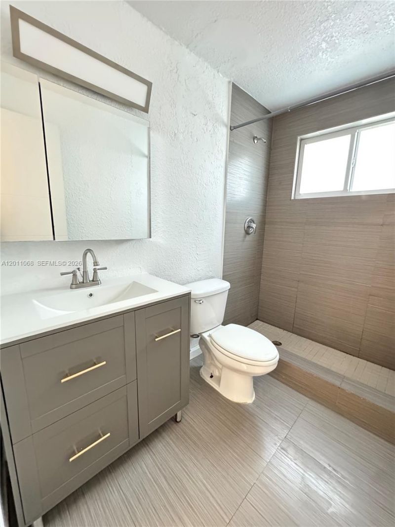 8035 Crespi Blvd, Unit 9, Miami Beach, FL 33141 Photo
