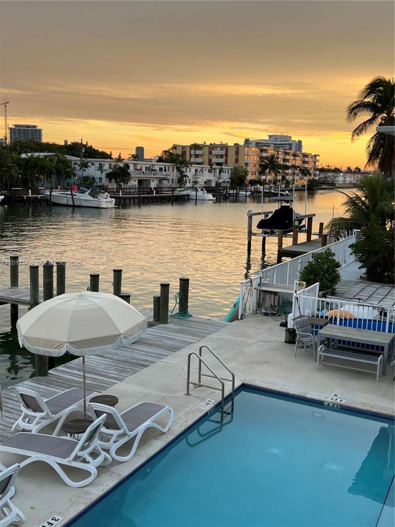 8035 Crespi Blvd, Unit 9, Miami Beach, FL 33141 Photo