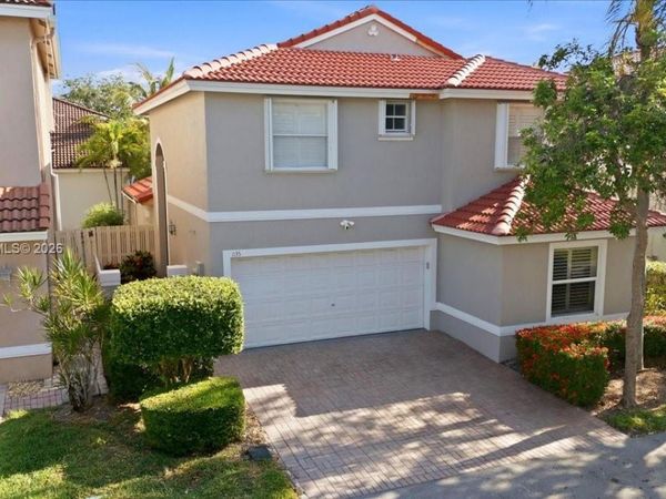 1135 Oysterwood St , Hollywood, FL 33019
