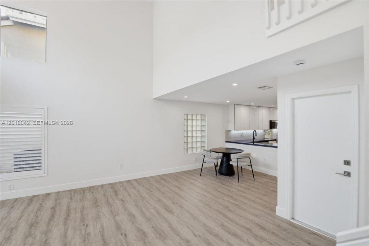 1135 Oysterwood St , Hollywood, FL 33019 Photo