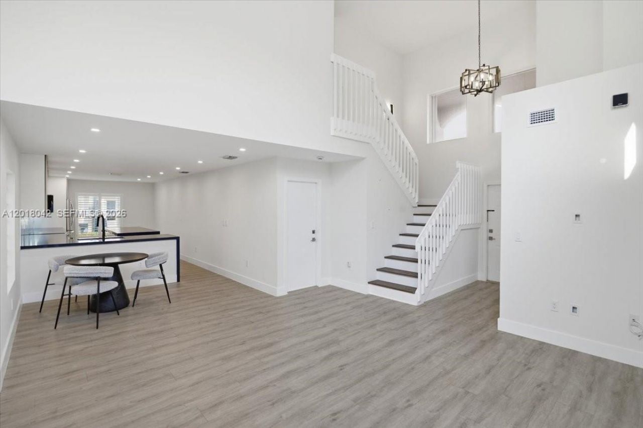 1135 Oysterwood St , Hollywood, FL 33019 Photo