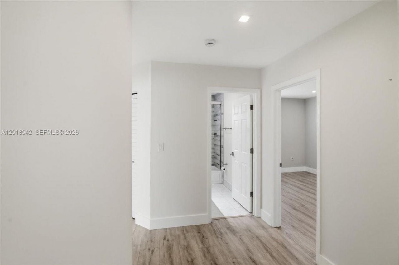 1135 Oysterwood St , Hollywood, FL 33019 Photo