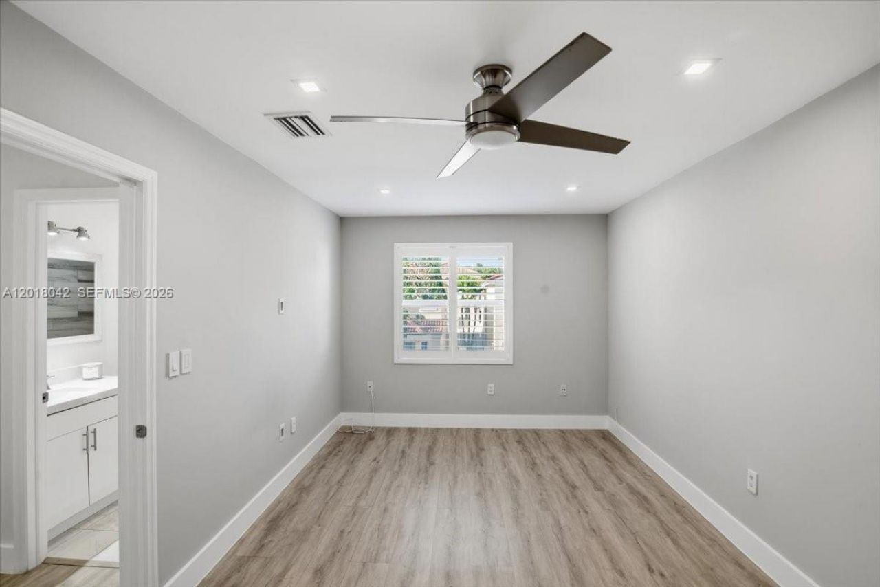 1135 Oysterwood St , Hollywood, FL 33019 Photo