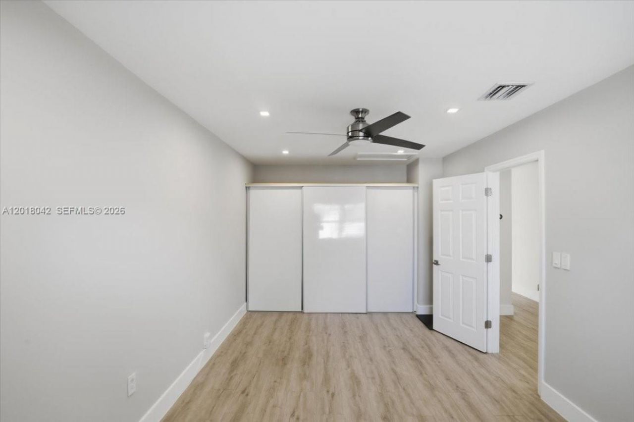 1135 Oysterwood St , Hollywood, FL 33019 Photo