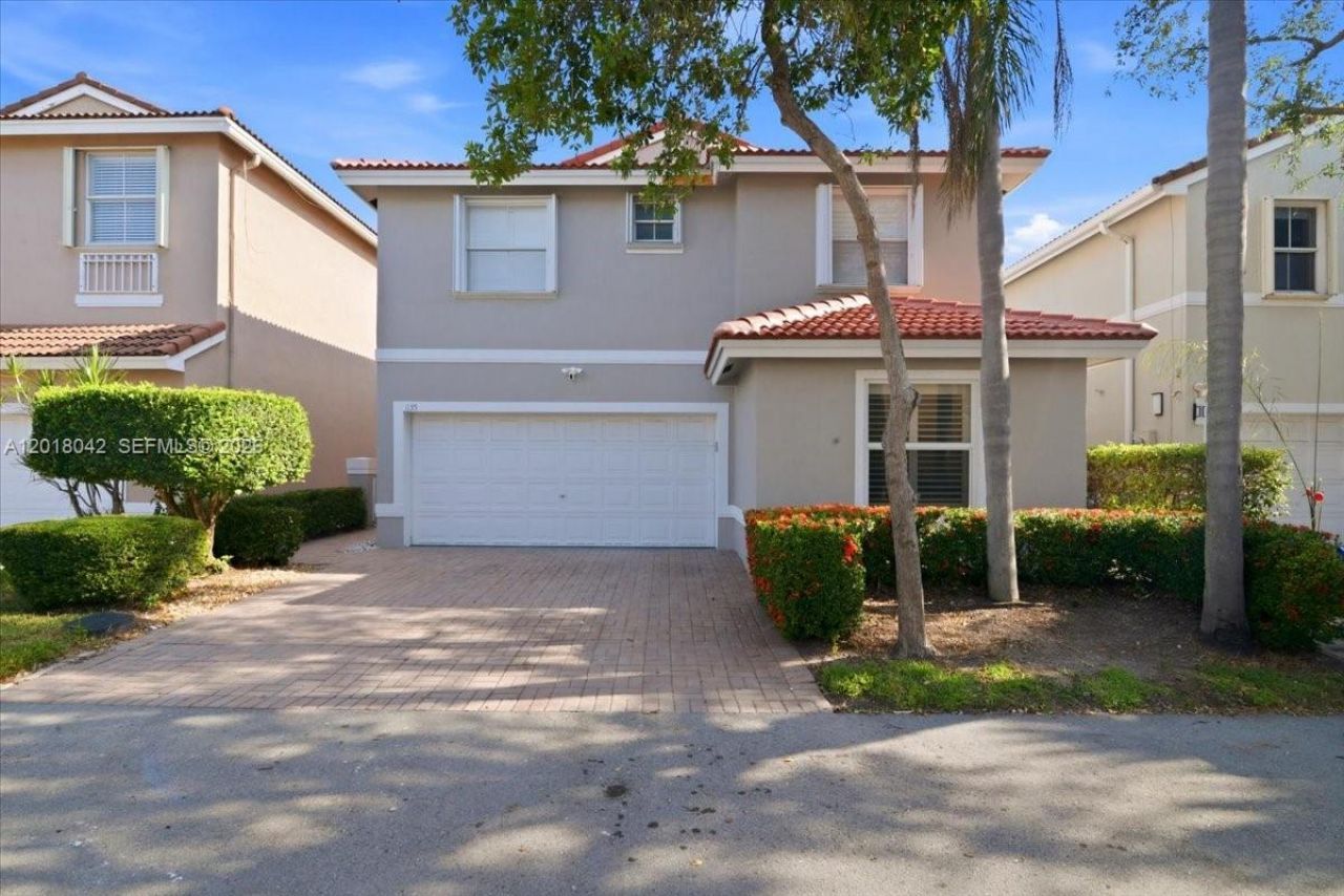 1135 Oysterwood St , Hollywood, FL 33019 Photo