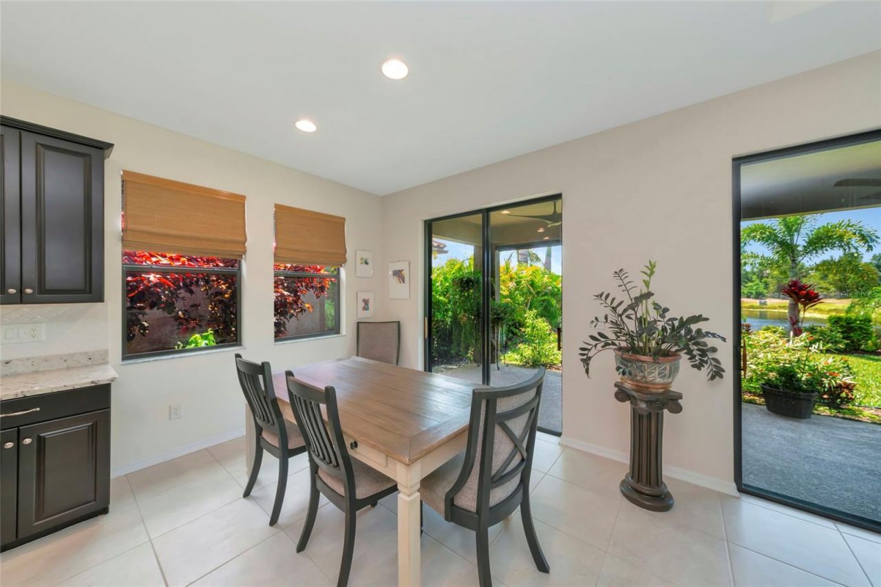 5587 Foxtail Palm Lane, Sarasota, FL 34233 Photo