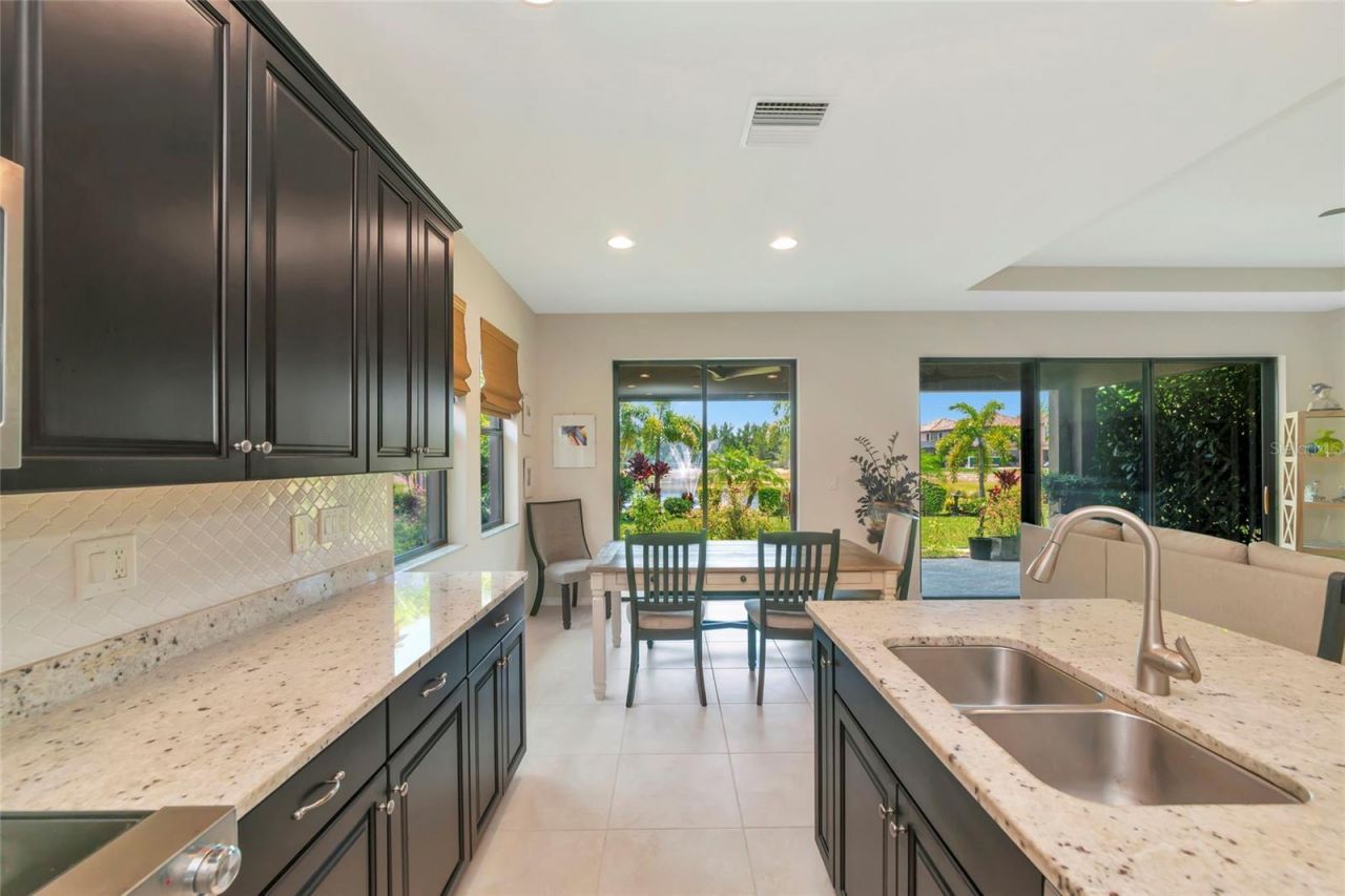 5587 Foxtail Palm Lane, Sarasota, FL 34233 Photo