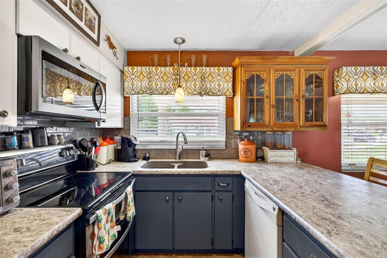 8429 Jacqueline Court , Zephyrhills, FL 33541 Photo