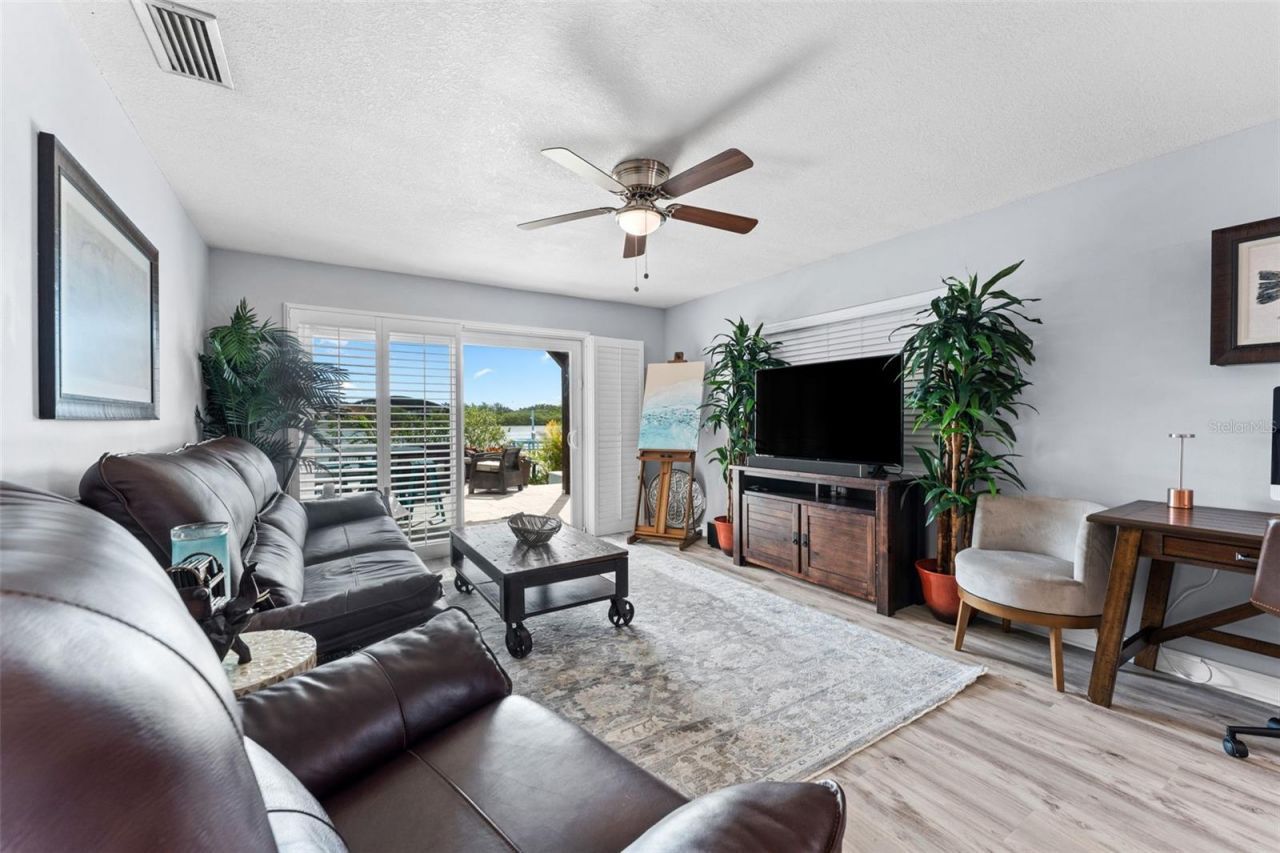 29 Pelican Lane, Edgewater, FL 32141 Photo