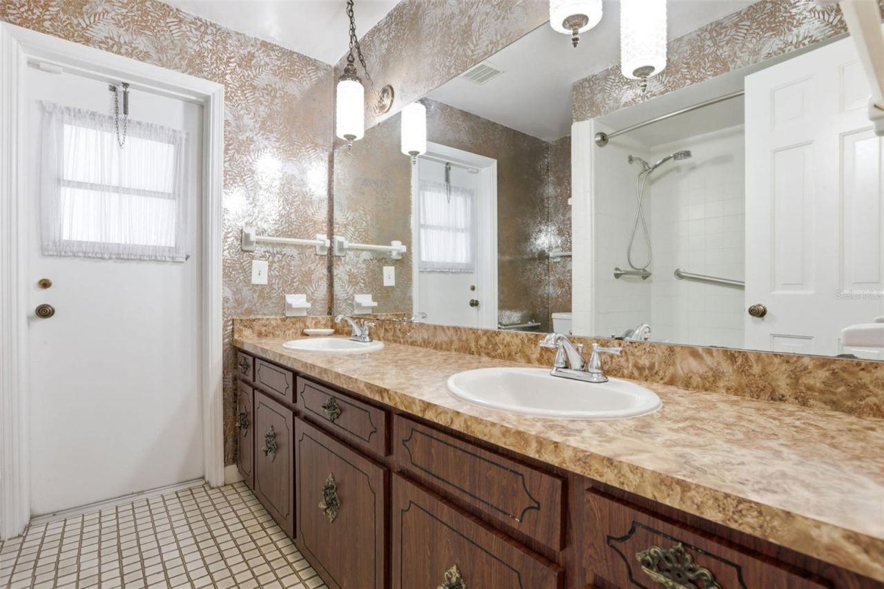 5082 Jennifer Place, Orlando, FL 32807 Photo
