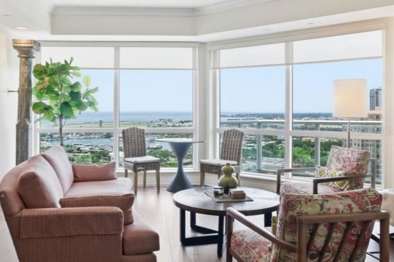 400 Beach Drive Ne, Unit 1702, Saint Petersburg, FL 33701 Photo