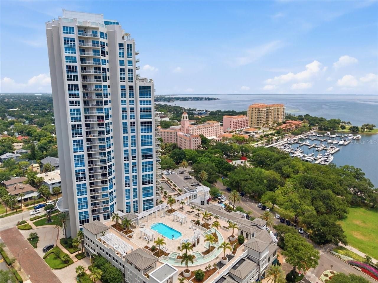400 Beach Drive Ne, Unit 1702, Saint Petersburg, FL 33701 Photo