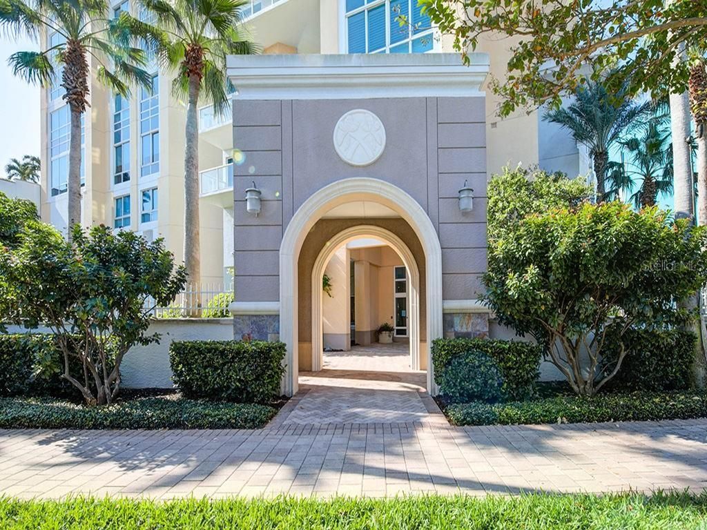 400 Beach Drive Ne, Unit 1702, Saint Petersburg, FL 33701 Photo
