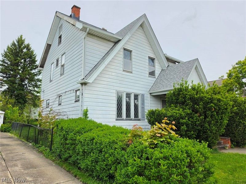 10605 Grace Avenue, Garfield Heights, OH 44125 Photo 2