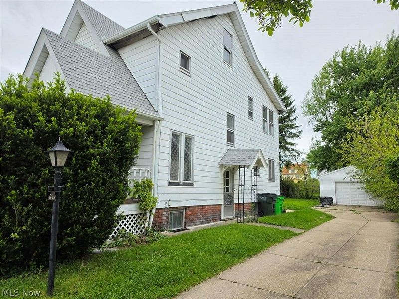 10605 Grace Avenue, Garfield Heights, OH 44125 Photo 3