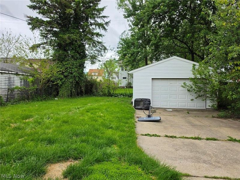 10605 Grace Avenue, Garfield Heights, OH 44125 Photo 4