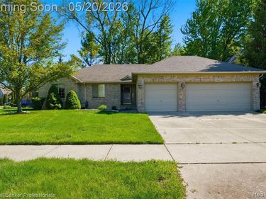21527 N Tangel Drive E, Macomb Twp, MI 48044