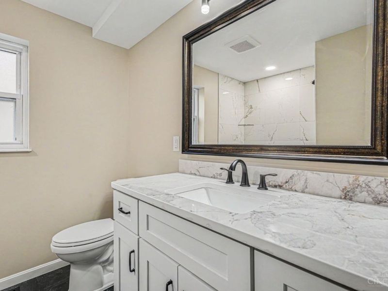 5931 N Glen Road, Green Township, OH 45248 Photo 12