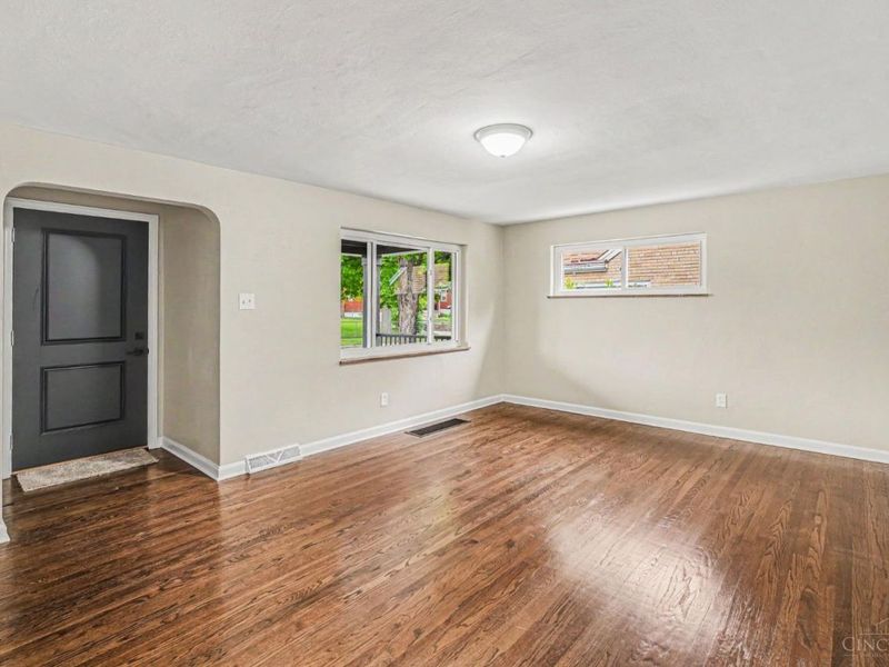 5931 N Glen Road, Green Township, OH 45248 Photo 3