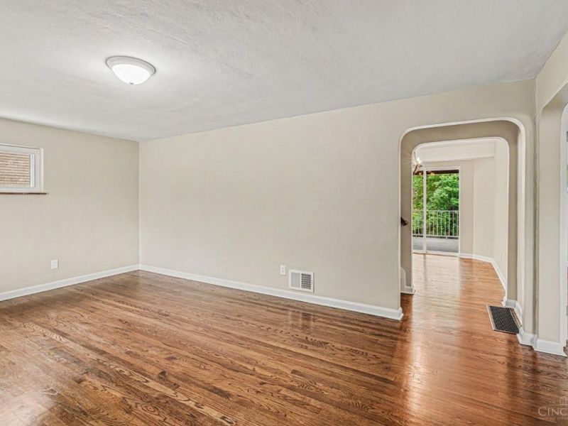 5931 N Glen Road, Green Township, OH 45248 Photo 4