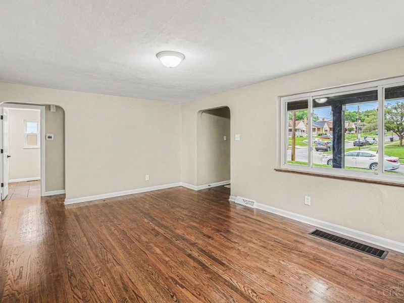 5931 N Glen Road, Green Township, OH 45248 Photo 5