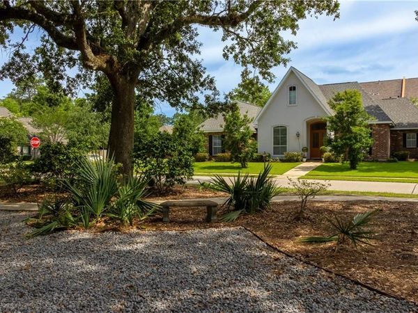 799 LIBBY Lane, Mandeville, LA 70471