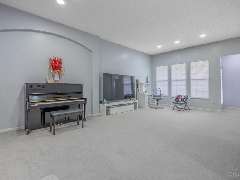6552 Twin Lakes Drive, Mason, OH 45040 Photo 2