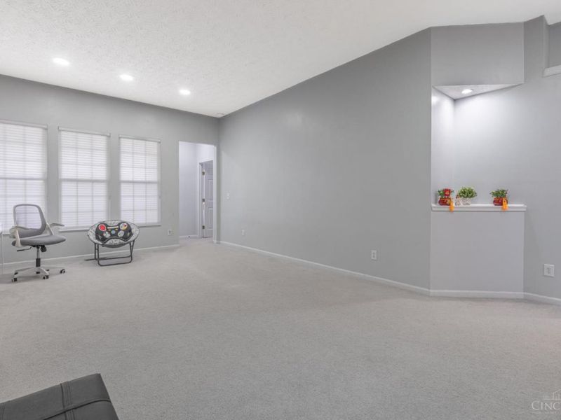 6552 Twin Lakes Drive, Mason, OH 45040 Photo 3