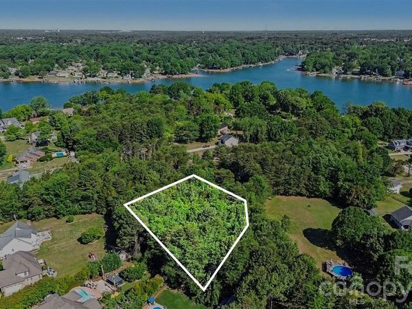 138 Continental Drive , Mooresville, NC 28117