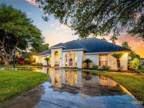601 Woodlake Drive , McQueeney, TX 78123