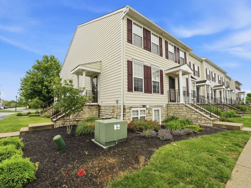 5893 Andrew John Drive, Unit 17, New Albany, OH 43054 Photo 4