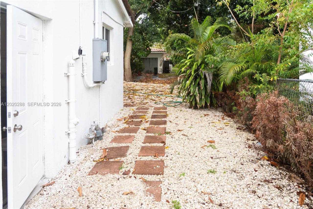 220 NW 112th Ter , Unit 1, Miami Shores, FL 33168 Photo