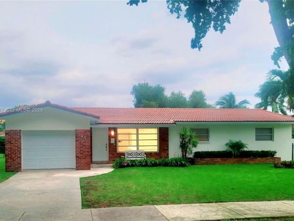 1145 Meadowlark Ave , Miami Springs, FL 33166
